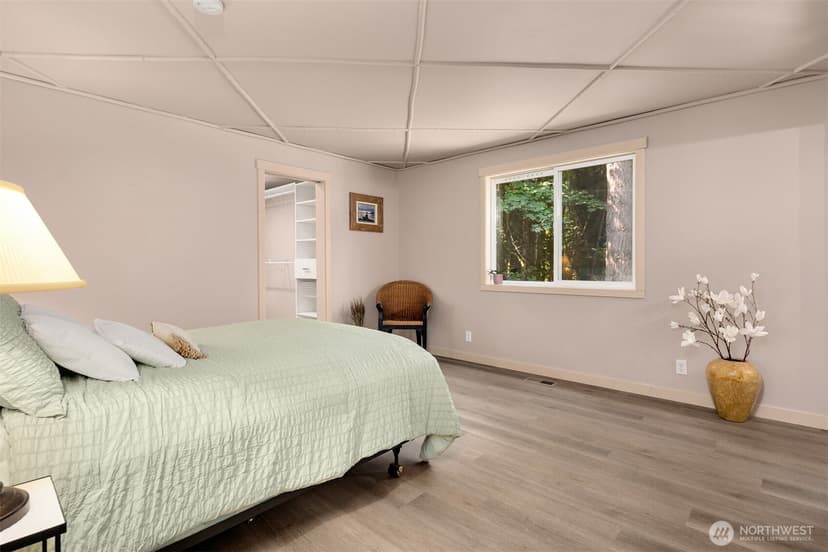 Property photo for 15721 81st Avenue NE, Kenmore photo 16
