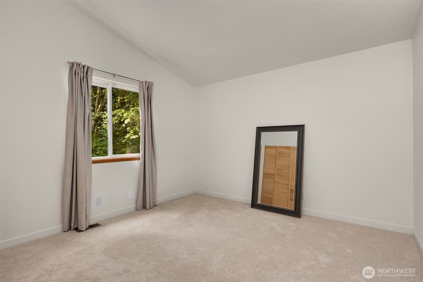 Property photo for 15721 81st Avenue NE, Kenmore photo 22