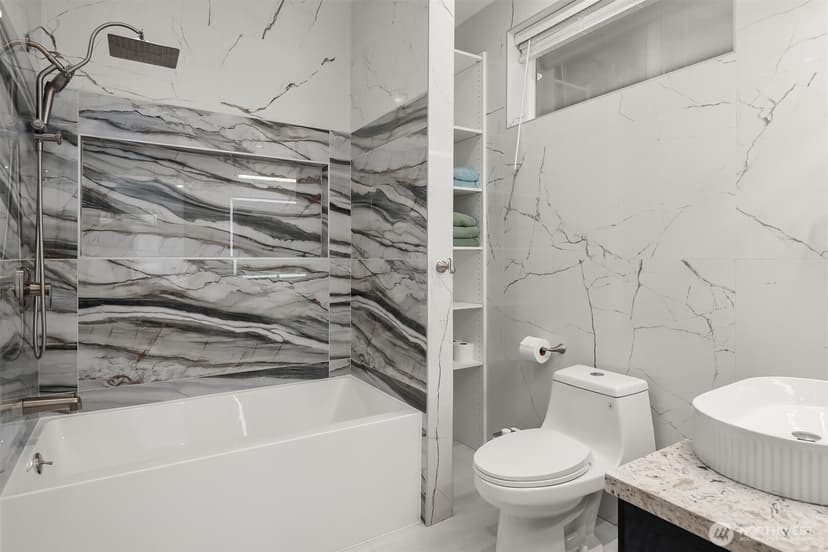Property photo for 11502 6th Avenue NW #1, Seattle photo 26