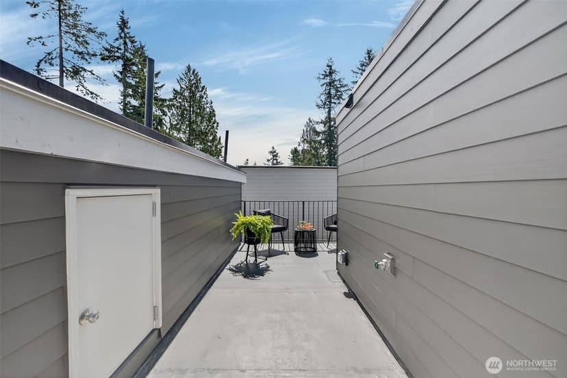 Property photo for 221 NE 185th Street #B, Shoreline photo 29