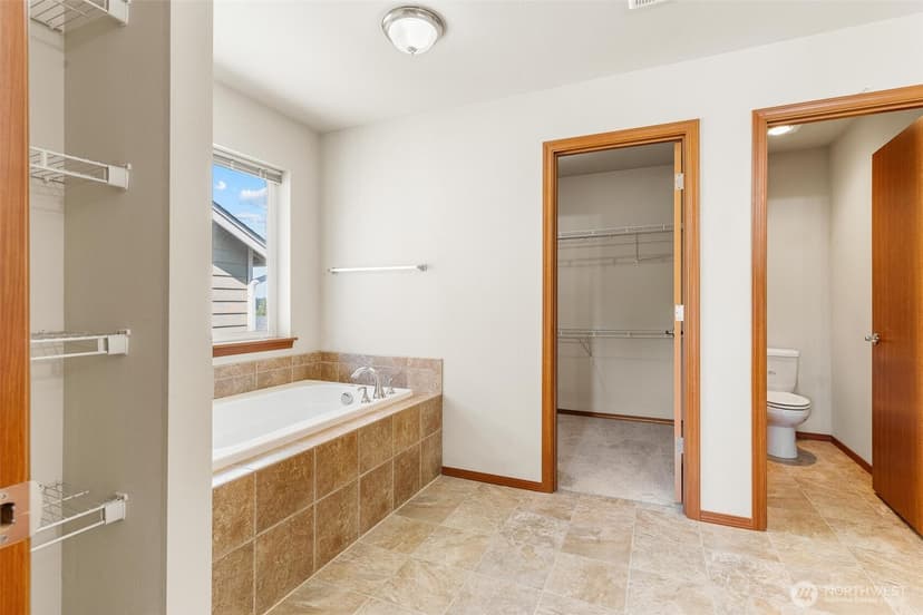 Property photo for 1209 139th Place SW, Lynnwood photo 28