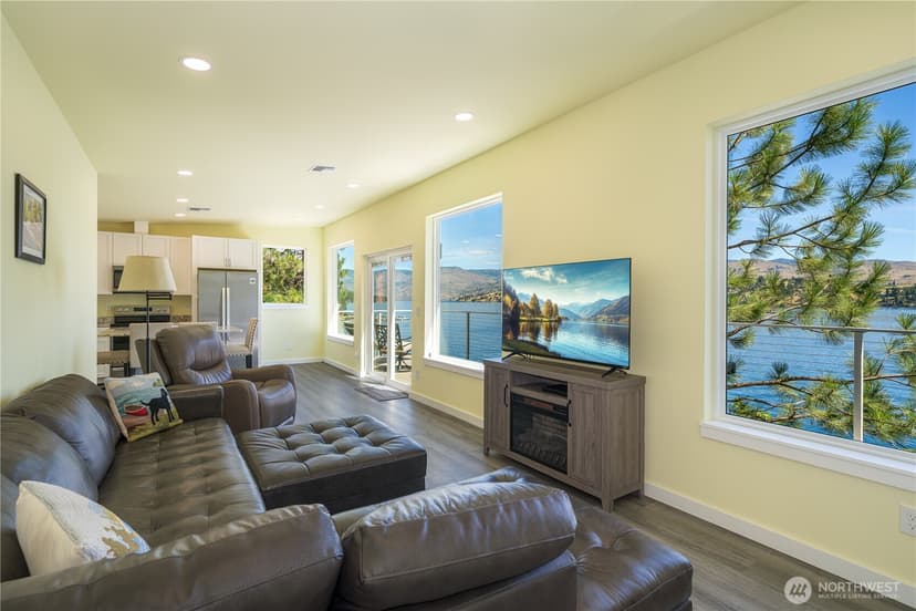 Property photo for 9064 S Lakeshore Rd., Chelan photo 6