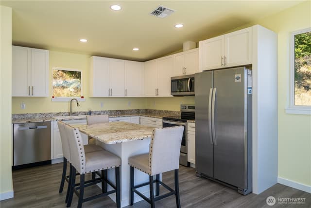 Property photo for 9064 S Lakeshore Rd., Chelan photo 4