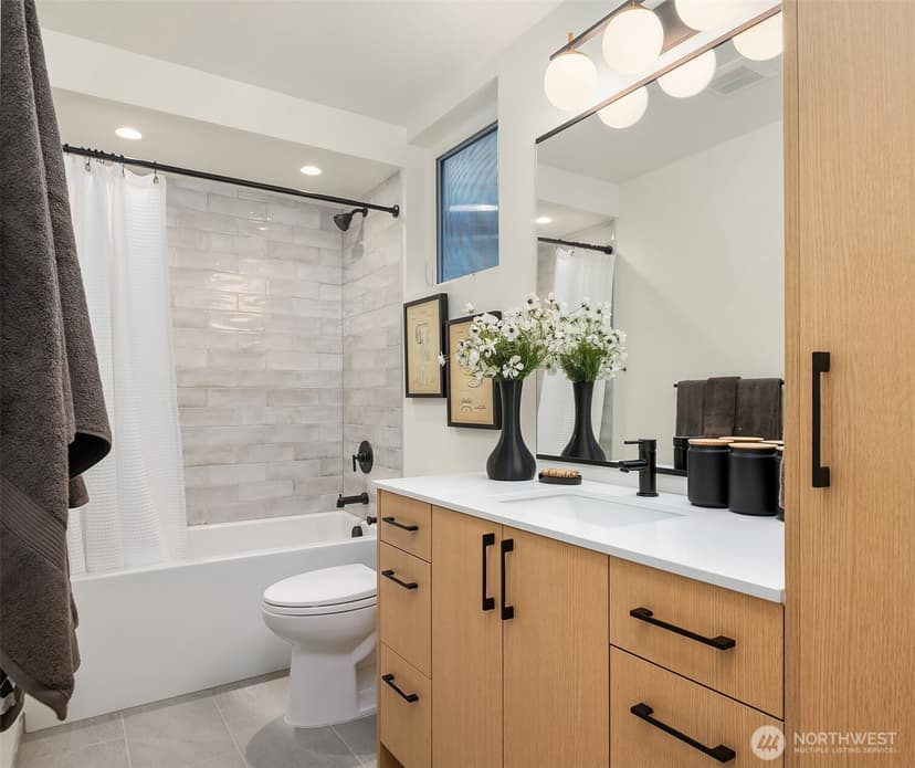 Property photo for 1455 22nd Avenue #A, Seattle photo 8
