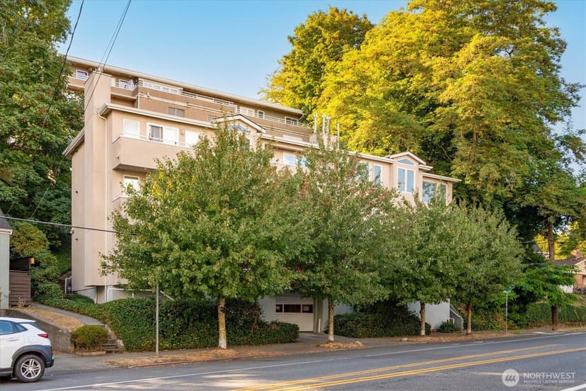 Property photo for 2167 Dexter Avenue N #301, Seattle photo 2
