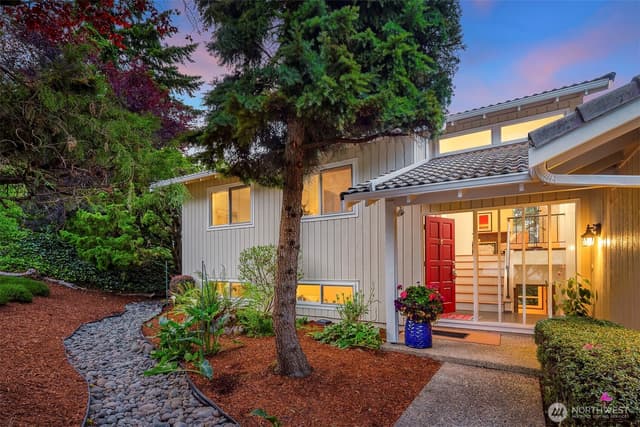 Property photo for 14130 SE 49th Place, Bellevue photo 2