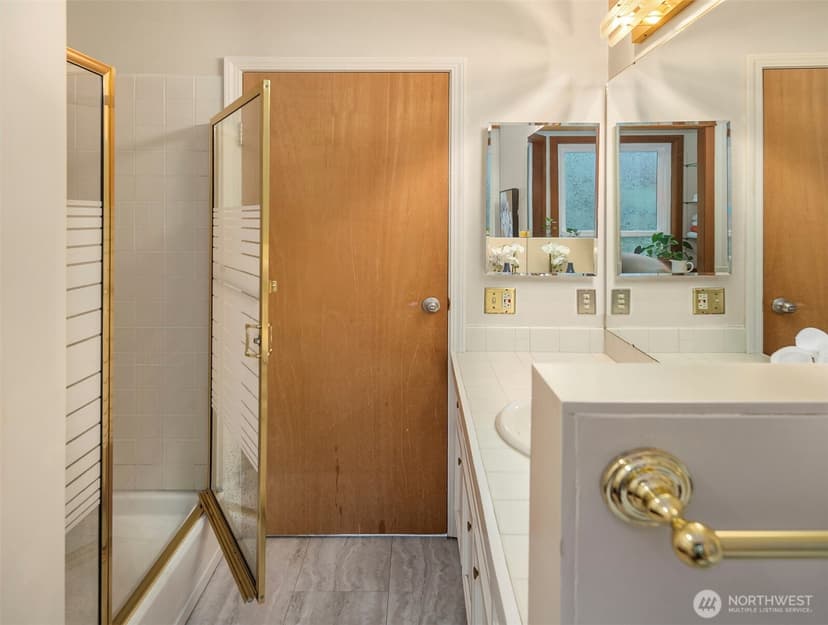 Property photo for 14130 SE 49th Place, Bellevue photo 26