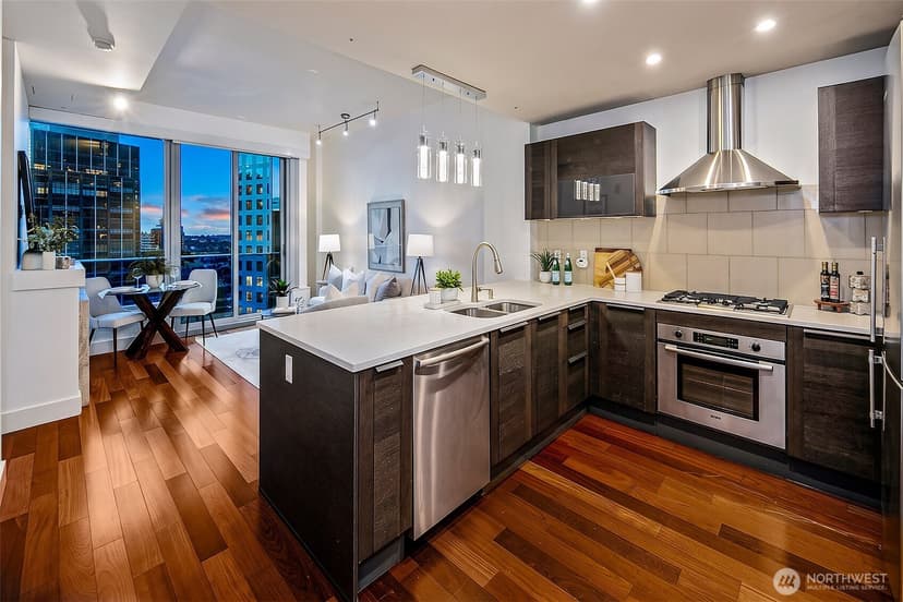 Property photo for 737 Olive Way #3101, Seattle photo 3