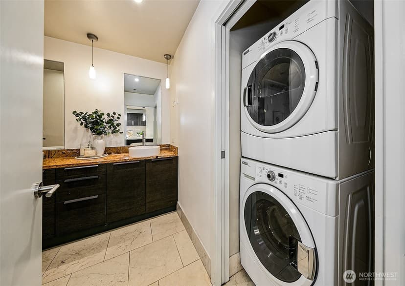 Property photo for 737 Olive Way #3101, Seattle photo 18