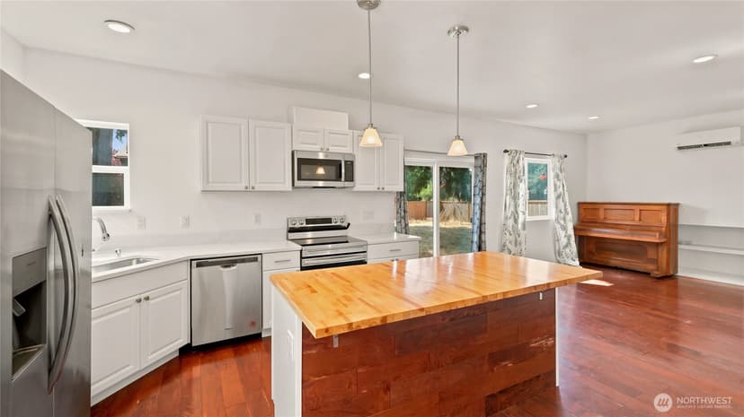 Property photo for 1834 S 92nd Street, Tacoma photo 8