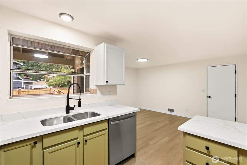 Property photo for 22607 SE 273rd Street, Maple Valley photo 10