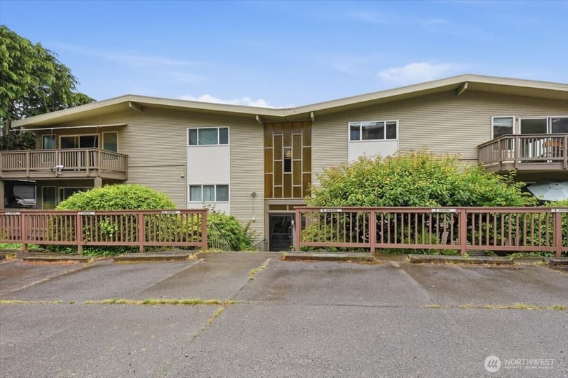 Property photo for 2552 14th Avenue W #203, Seattle photo 17