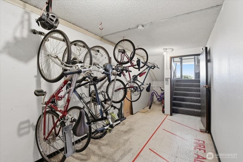 Property photo for 2552 14th Avenue W #203, Seattle photo 15