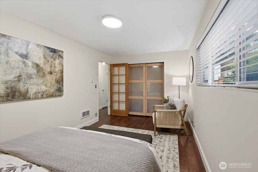 Property photo for 2552 14th Avenue W #203, Seattle photo 11