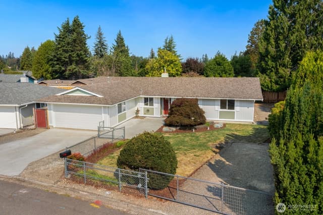 Property photo for 12740 SE 167th Street, Renton photo 2