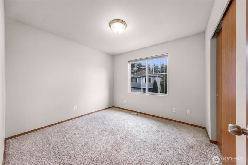 Property photo for 908 138th Place SW, Everett photo 25
