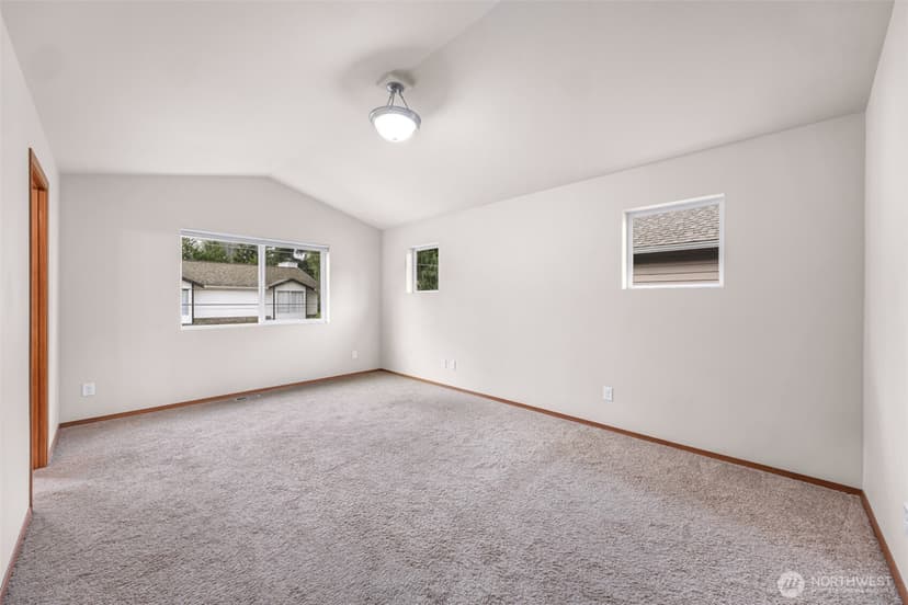 Property photo for 908 138th Place SW, Everett photo 17