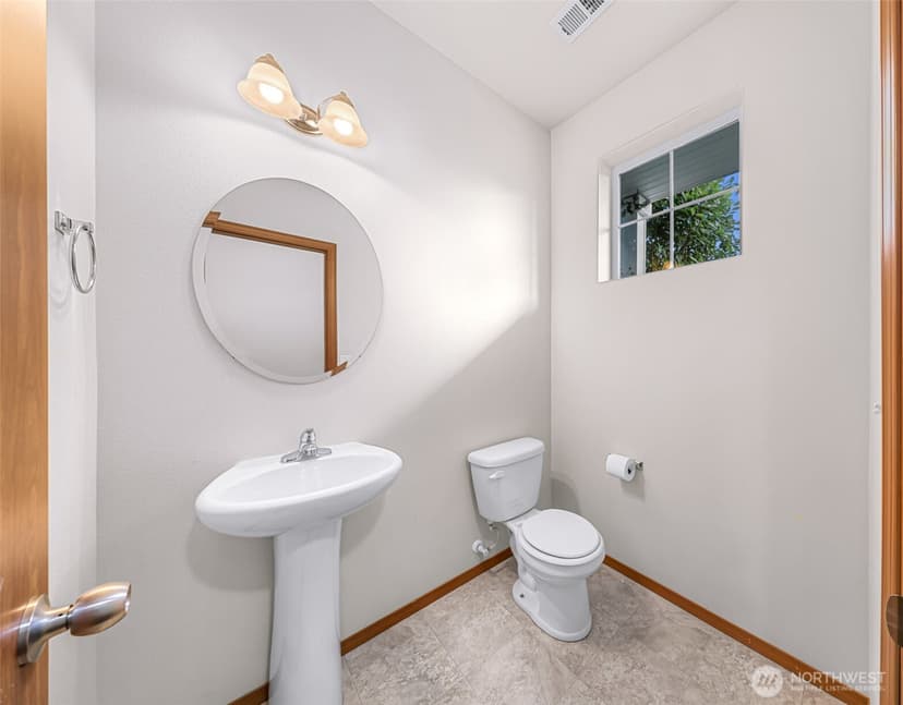 Property photo for 908 138th Place SW, Everett photo 4