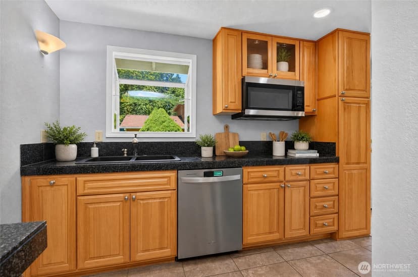 Property photo for 19232 Yew Way, Snohomish photo 9