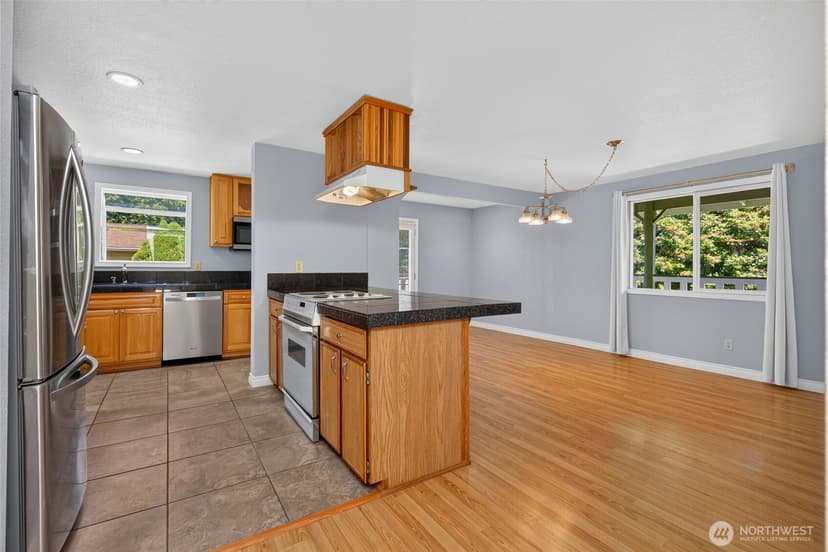 Property photo for 19232 Yew Way, Snohomish photo 13