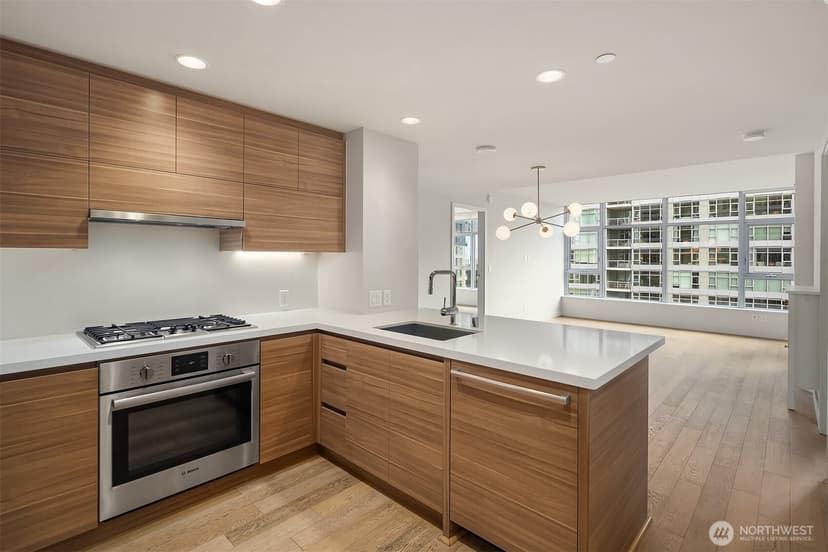 Property photo for 583 Battery Street #2208N, Seattle photo 2