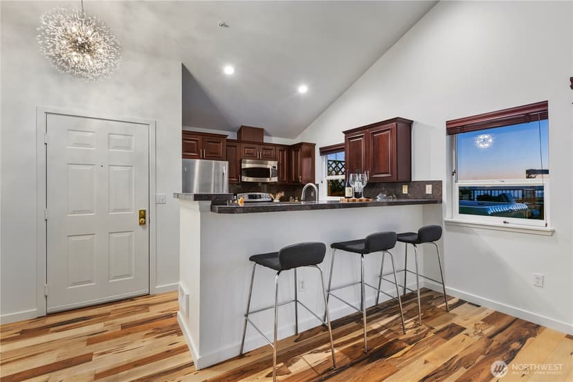 Property photo for 524 6th Avenue W #407, Seattle photo 11