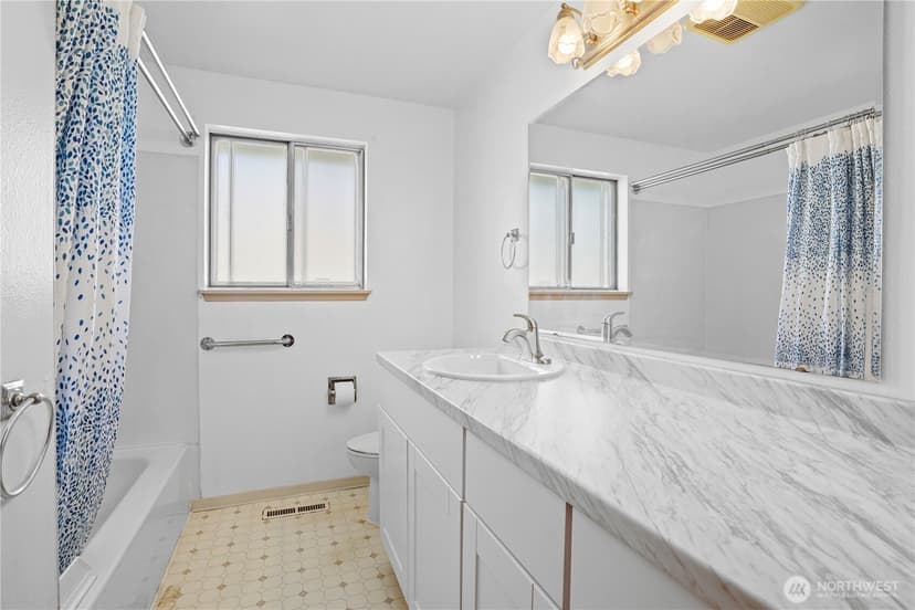 Property photo for 9801 Kenwood Drive SW, Lakewood photo 20