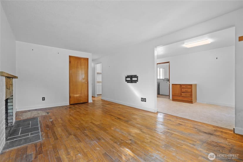 Property photo for 9801 Kenwood Drive SW, Lakewood photo 6