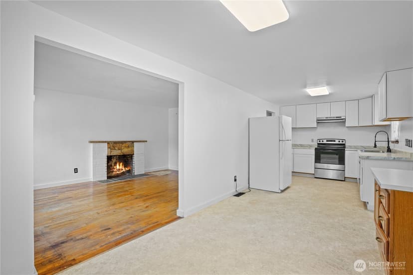 Property photo for 9801 Kenwood Drive SW, Lakewood photo 8