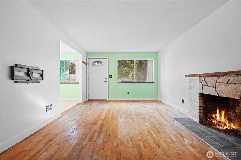 Property photo for 9801 Kenwood Drive SW, Lakewood photo 4