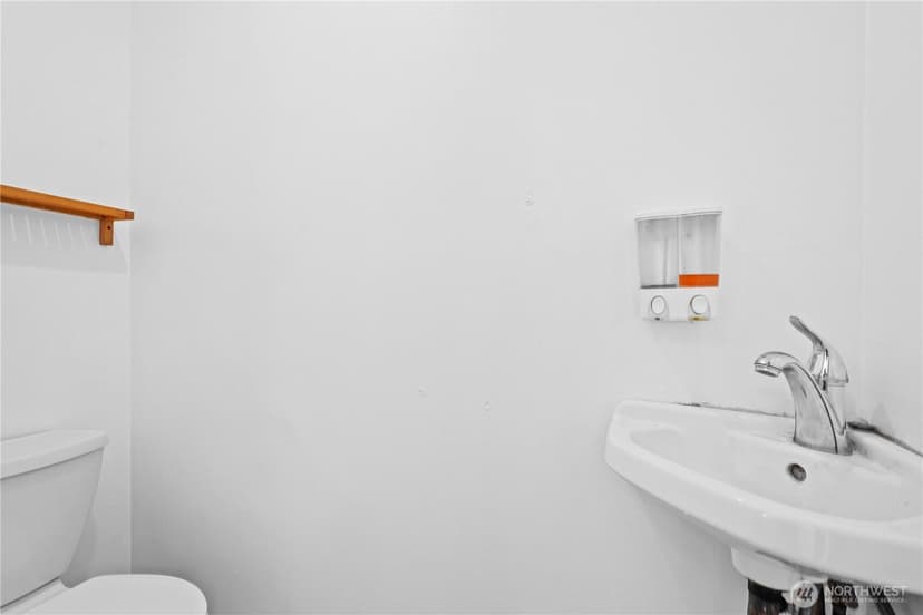 Property photo for 9801 Kenwood Drive SW, Lakewood photo 28