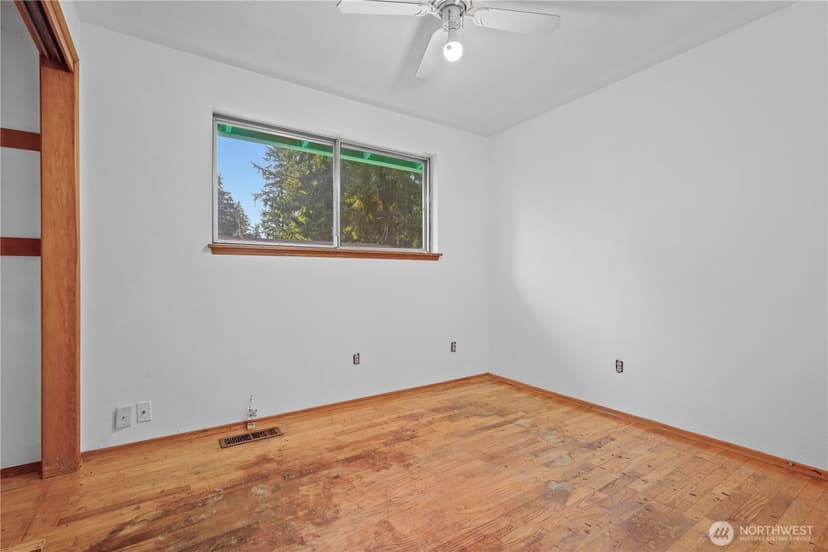 Property photo for 9801 Kenwood Drive SW, Lakewood photo 22