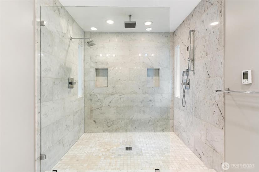 Property photo for 1748 Bellevue Way NE #1, Bellevue photo 14