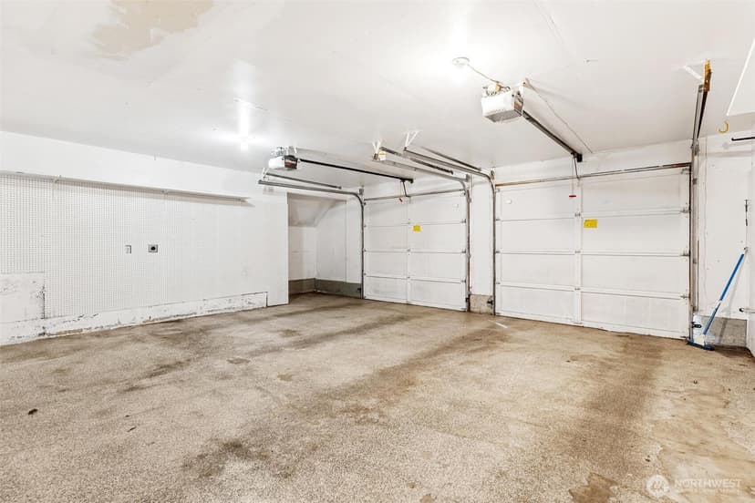 Property photo for 1748 Bellevue Way NE #1, Bellevue photo 27