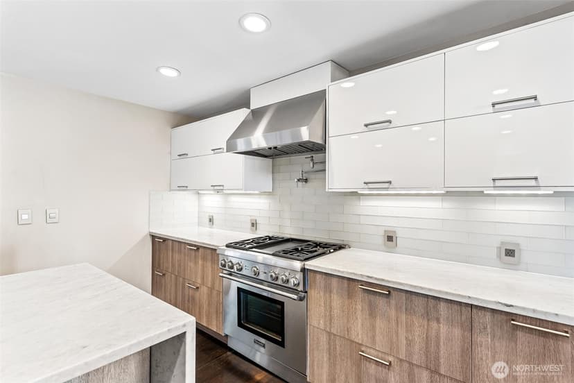 Property photo for 1748 Bellevue Way NE #1, Bellevue photo 11