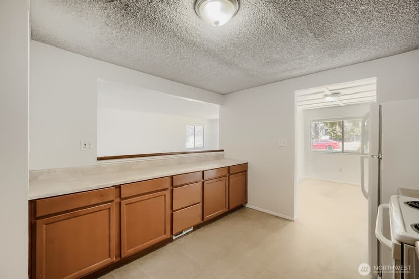 Property photo for 31349 13th Avenue S, Federal Way photo 9