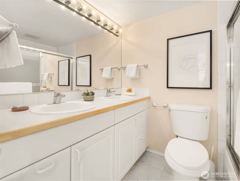 Property photo for 11722 103rd Avenue NE, Kirkland photo 24