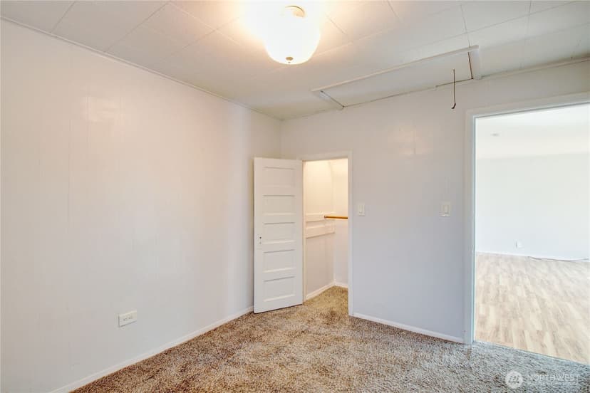 Property photo for 317 E Burke Avenue, Arlington photo 15