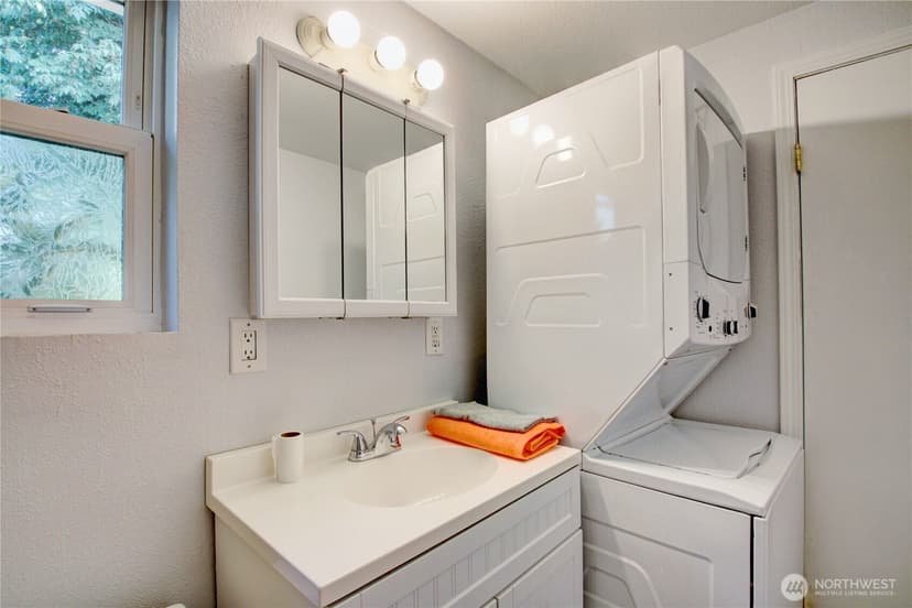 Property photo for 317 E Burke Avenue, Arlington photo 17
