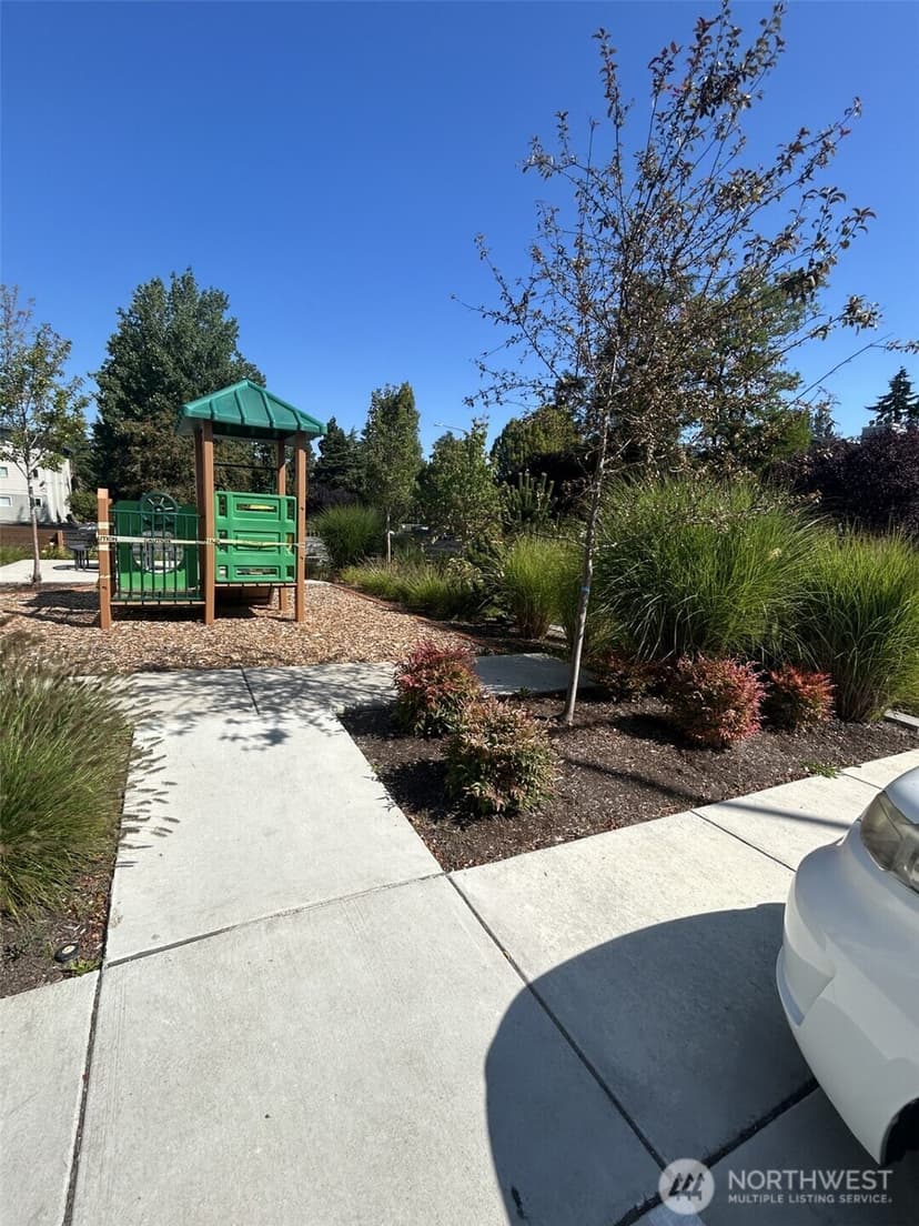 Property photo for 13243 Ambaum Boulevard SW #C, Burien photo 24