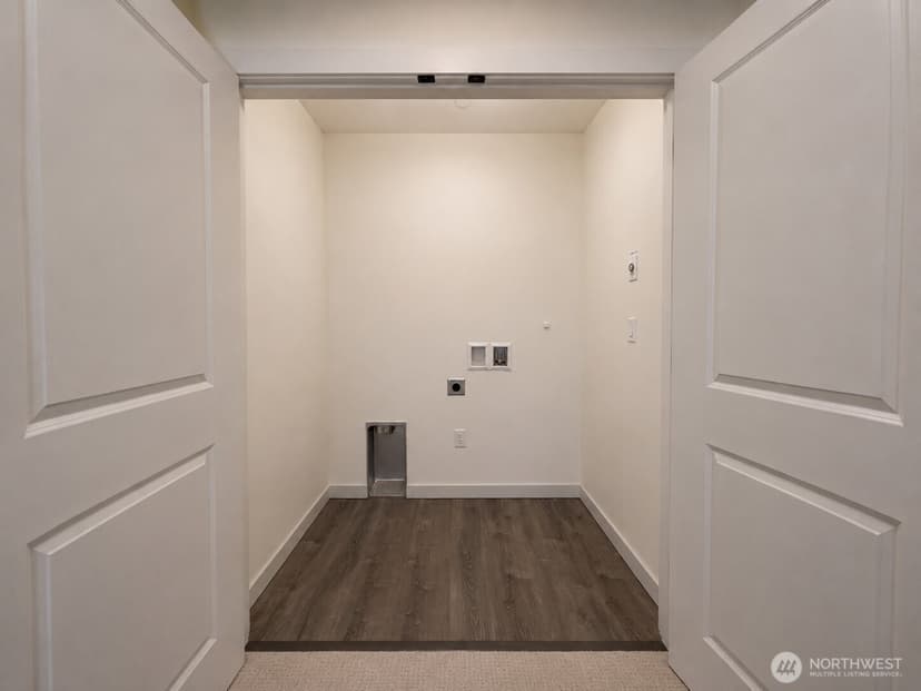 Property photo for 13243 Ambaum Boulevard SW #C, Burien photo 18