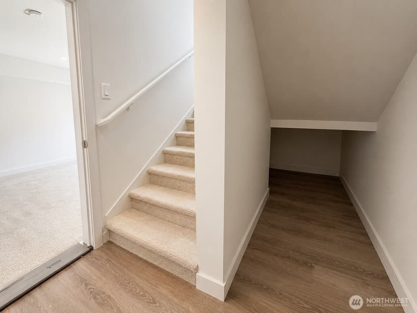 Property photo for 13243 Ambaum Boulevard SW #C, Burien photo 16