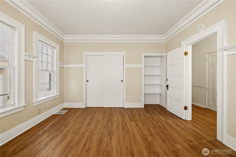 Property photo for 5262 15th Avenue NE, Seattle photo 9