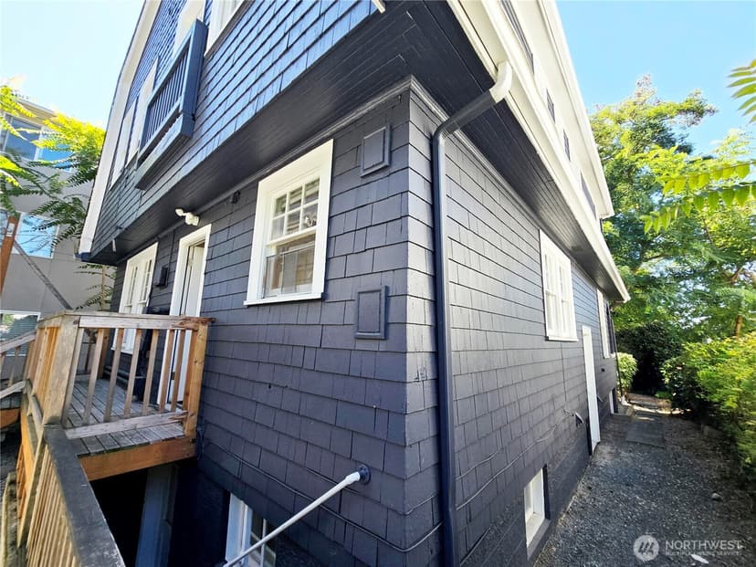 Property photo for 5262 15th Avenue NE, Seattle photo 24