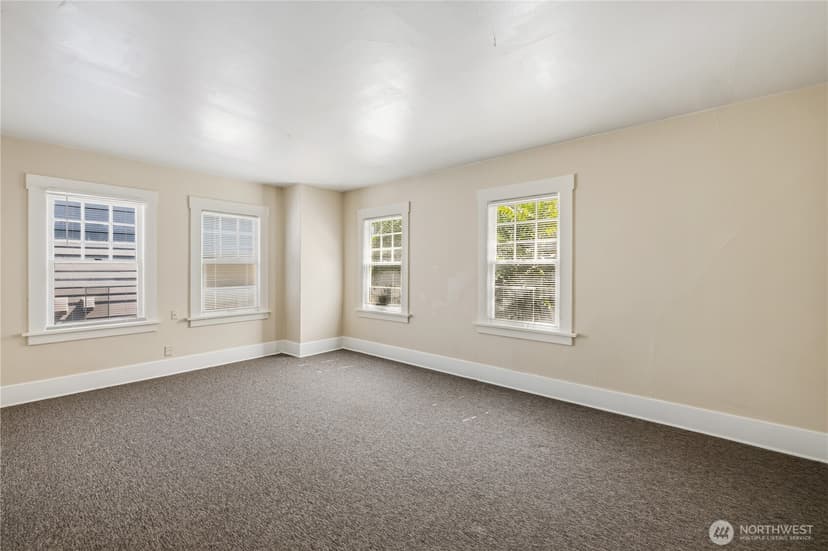 Property photo for 5262 15th Avenue NE, Seattle photo 16
