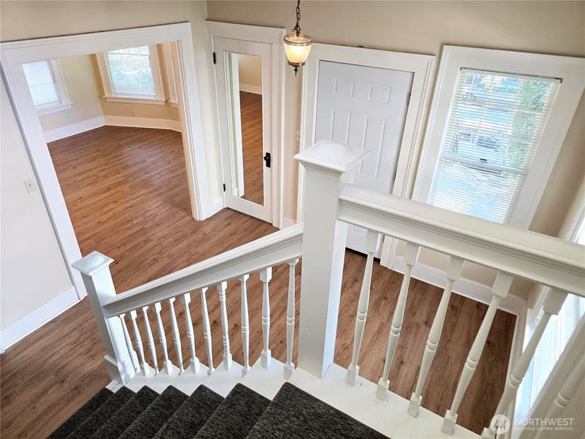 Property photo for 5262 15th Avenue NE, Seattle photo 11