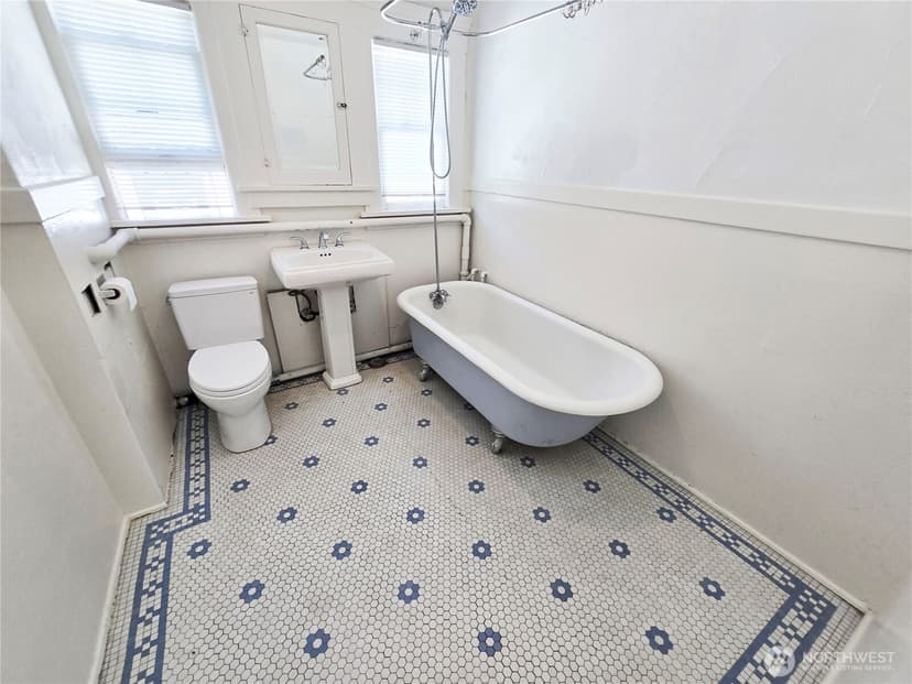 Property photo for 5262 15th Avenue NE, Seattle photo 22