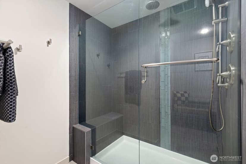 Property photo for 719 N 101st Street, Seattle photo 15