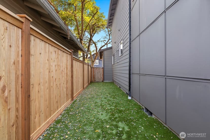 Property photo for 719 N 101st Street, Seattle photo 26