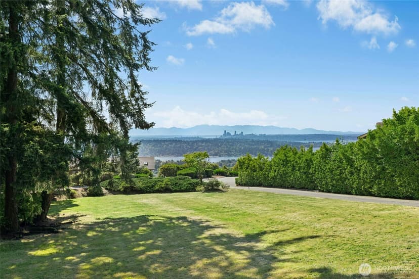 Property photo for 4736 Somerset XXX LOT Avenue SE #LOT, Bellevue photo 5